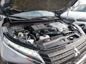 Car image 30