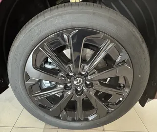 Car image 13