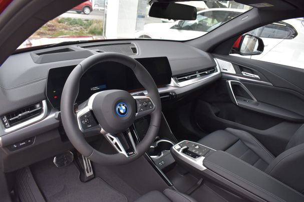 BMW iX2 xDrive30 M Sport 230 kW image number 16