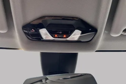 Car image 34