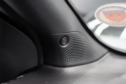 Car image 40