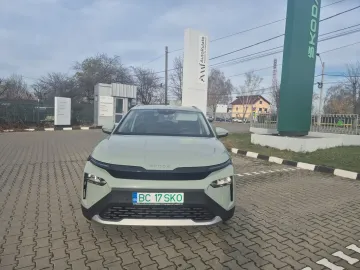 Car image 3