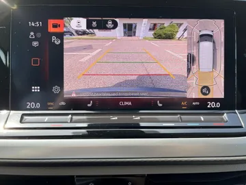 Car image 29