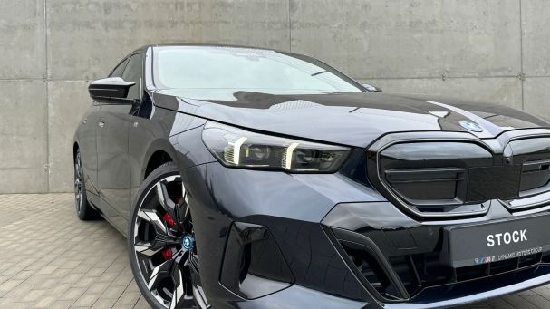 BMW i5 M60 xDrive 440 kW image number 11