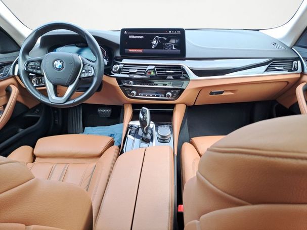 BMW 530i Touring Luxury Line 185 kW image number 11