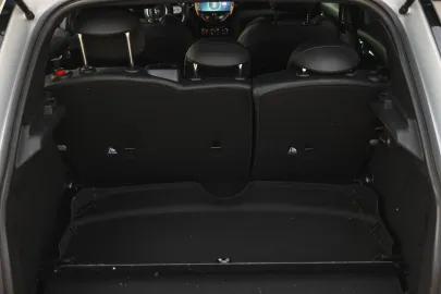 Car image 27