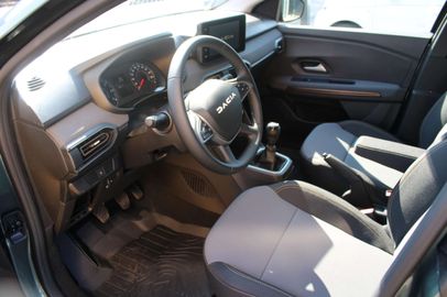 Car image 10