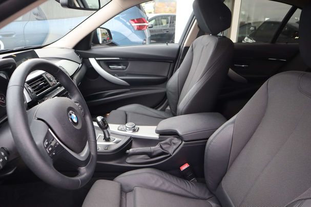 BMW 320i 135 kW image number 5