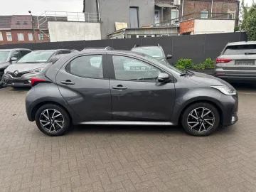 Car image 5