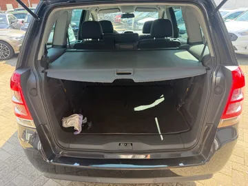 Car image 26
