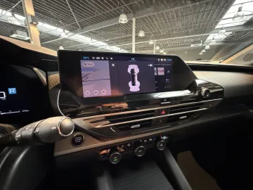 Car image 35