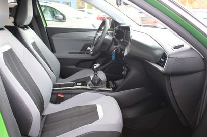 Car image 8