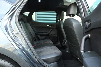 Car image 36