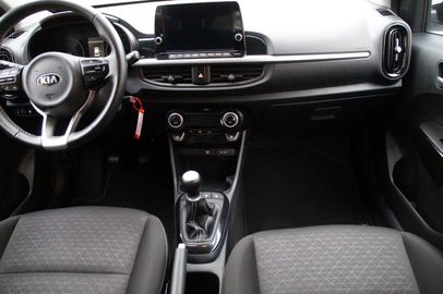 Car image 11