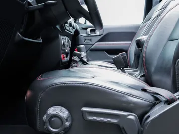 Car image 40