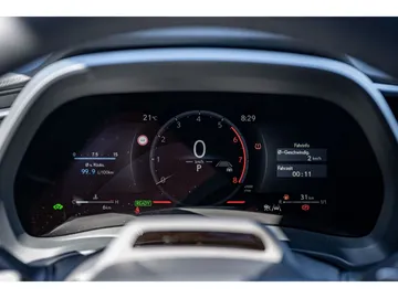 Car image 25