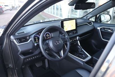 Car image 15