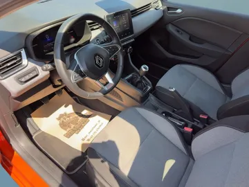 Car image 15