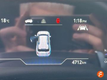 Car image 25