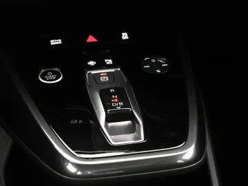 Car image 40