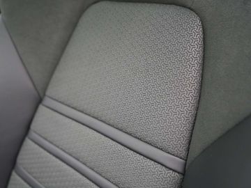 Car image 38