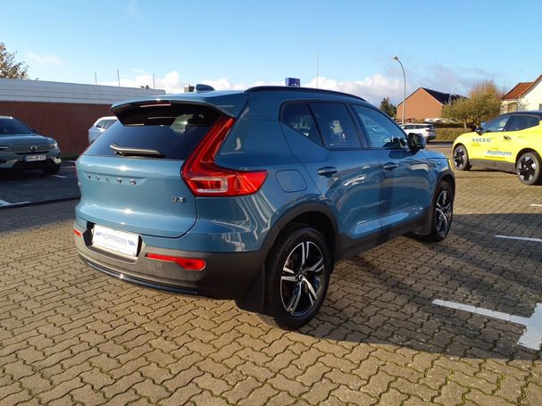 Volvo XC40 B3 Plus Dark 120 kW image number 2