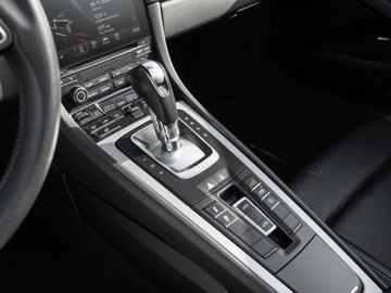 Car image 33