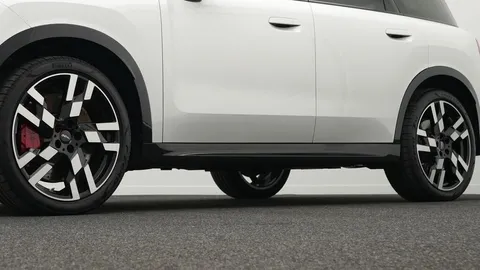 Car image 24