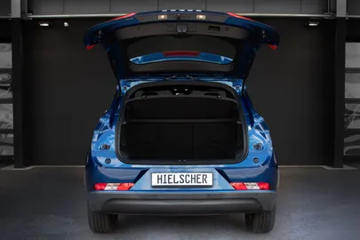 Car image 34