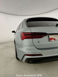 Car image 37