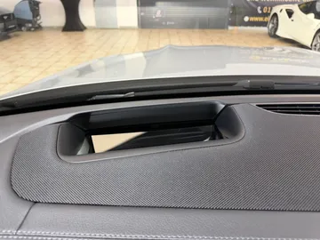 Car image 40
