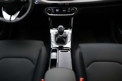 Car image 30