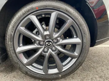 Car image 21