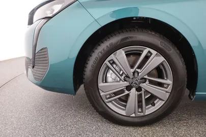 Car image 28