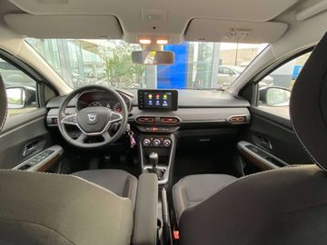 Car image 10