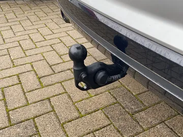Car image 34