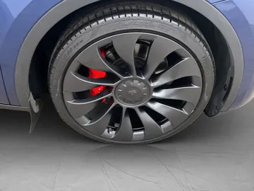 Car image 32