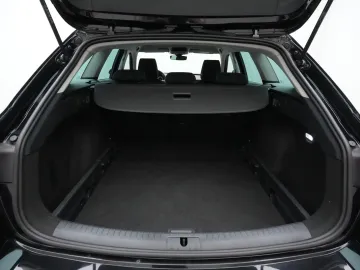 Car image 32