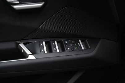 Car image 34