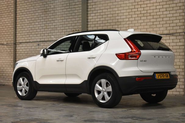 Volvo XC40 T2 Momentum 95 kW image number 3