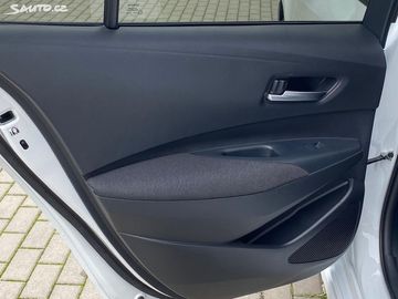 Car image 24