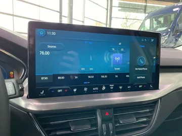 Car image 21