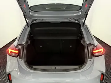 Car image 29