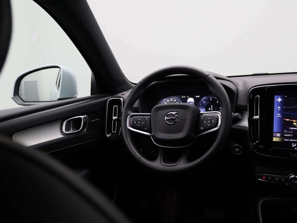 Volvo XC40 D3 AWD Momentum 110 kW image number 12