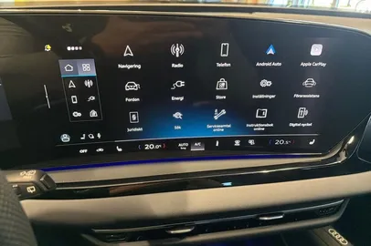 Car image 27