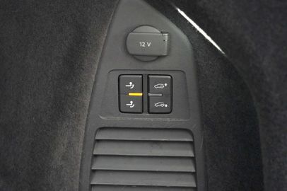 Car image 36