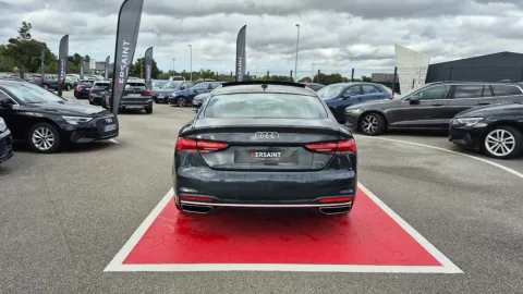 Car image 4