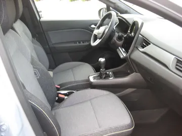 Car image 4