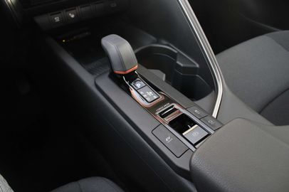 Car image 24