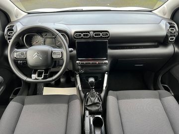 Car image 17